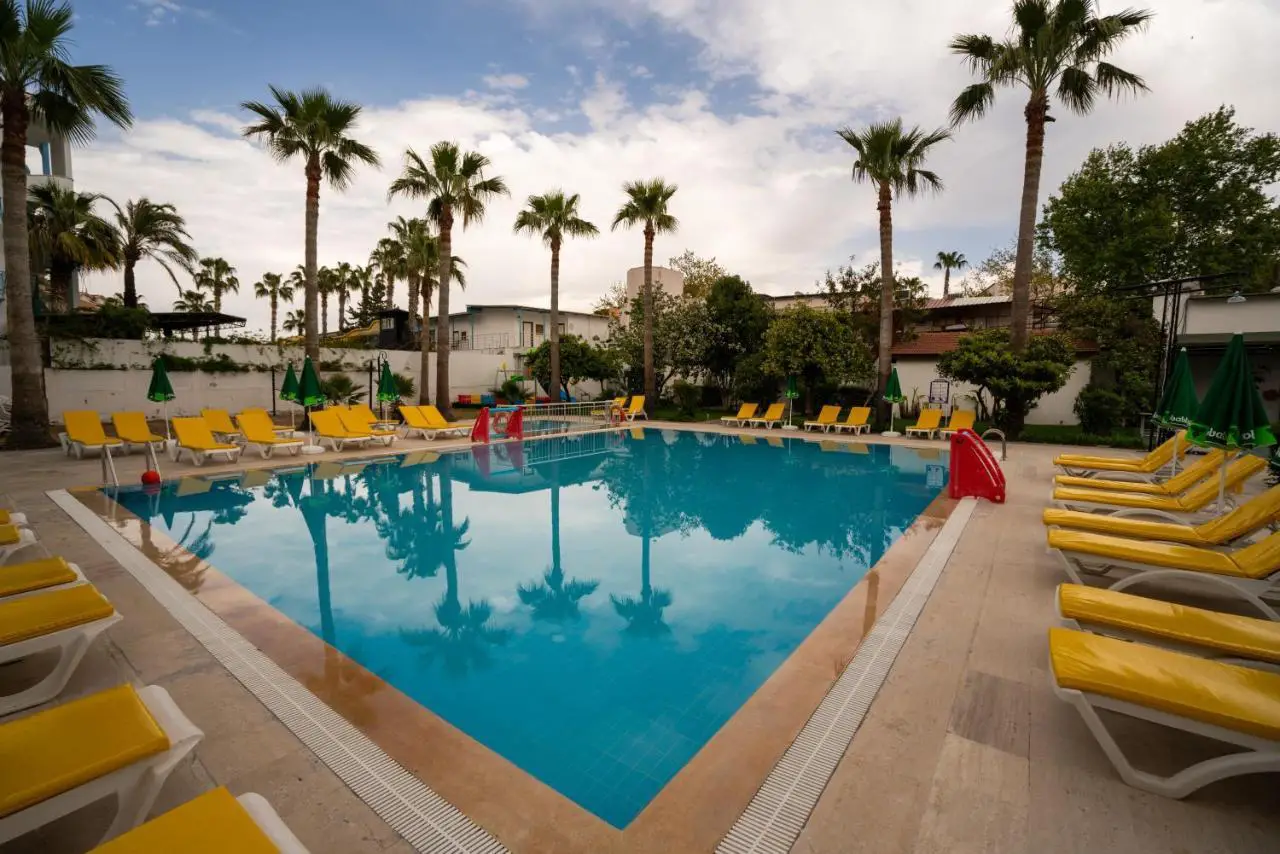 Malibu Garden Resort Hotel
